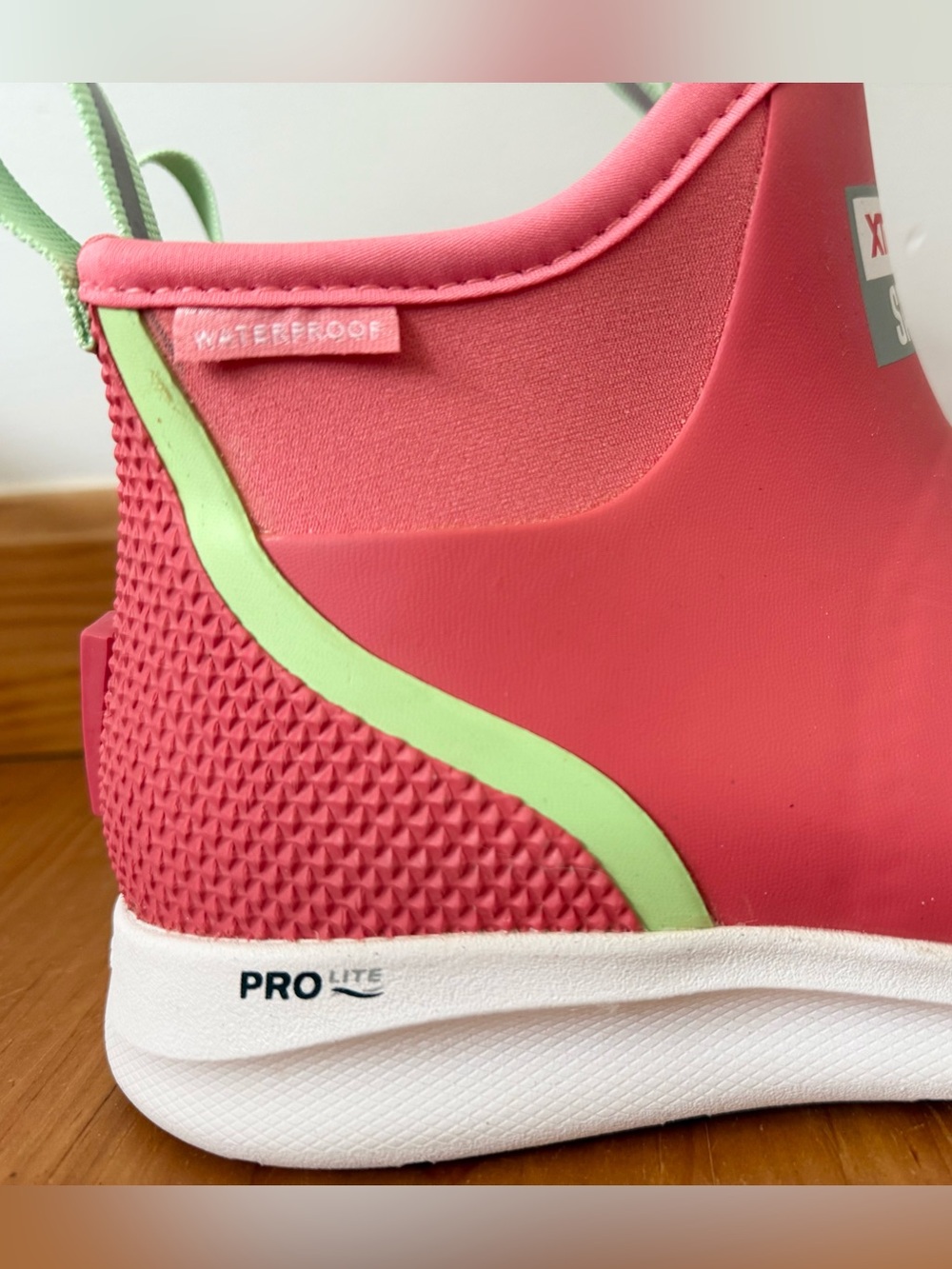 NEW XTRATUF Women's Women's Ankle Sport Deck Boot | Size 9 - Picture 3 of 13